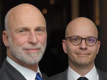 Dirk Vogel (rechts), OB-Kandidat der Bad Kissinger SPD, mit dem amtierenden Oberb&uuml;rgermeister Kay Blankenburg.  Foto: Siegfried Farkas
