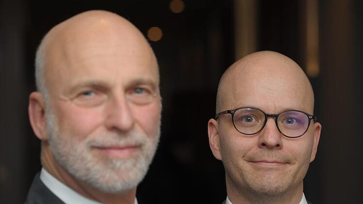 Dirk Vogel (rechts), OB-Kandidat der Bad Kissinger SPD, mit dem amtierenden Oberb&uuml;rgermeister Kay Blankenburg.  Foto: Siegfried Farkas