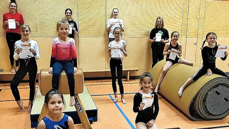 Trotz Corona-Krise fand die 43. Sportabzeichenverleihung des TSV 1889 Stockheim in der Stockheimer Schulturnhalle statt.  Foto: Gerd Fleischmann