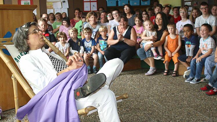 Das Bild trügt: Margit Lesch verlässt zwar das Förderzentrum der Lebenshilfe Haßberge in Sylbach, geht aber nicht in den Ruhestand. Nach zwölf Jahren wechselt die Sonderpädagogin vielmehr zur Lebenshilfe nach Schweinfurt.