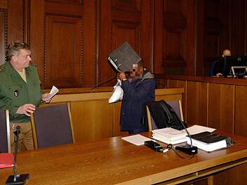 Der Mann aus Roth beim Prozessauftakt Foto: Nikolas Pelke