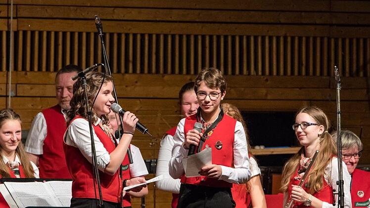 Impressionen vom Weihnachtskonzert in der Franz-Goebel-Halle in RödentalFoto: Vincent Kaibarta