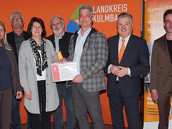 Von links: Claudia Keller (Projektverantwortliche), Horst Hohenner (Vorsitzender Rotary Kulmbach), Heike S&ouml;llner (Leiterin Ehrenamtsmanagement und Kulturf&ouml;rderung), Manfred Gareis (Stellvertretender Vorsitzender Lions Bayreuth-Kulmbach), Jochen Ha...