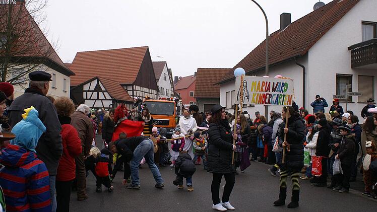 Faschingsumzug in Ebing Foto: Renate Neubecker