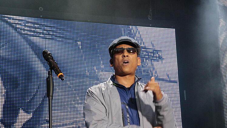 Xavier Naidoo machte seine Fans am Samstag im Forchheimer Jahnstadion glücklich. Foto: Josef Hofbauer