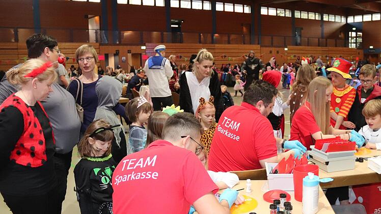 ESC-Kinderfasching in der Höchstadter Aischtalhalle.  Foto: Johanna Blum