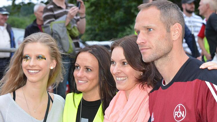 Impressionen vom Spiel des 1. FC Nürnberg (weiße Trikots) gegen die Würzburger Kickers (2:2). Foto: Jürgen Schmitt