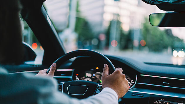 Frau von Autofahrer im Kreis Roth angefahren und verletzt