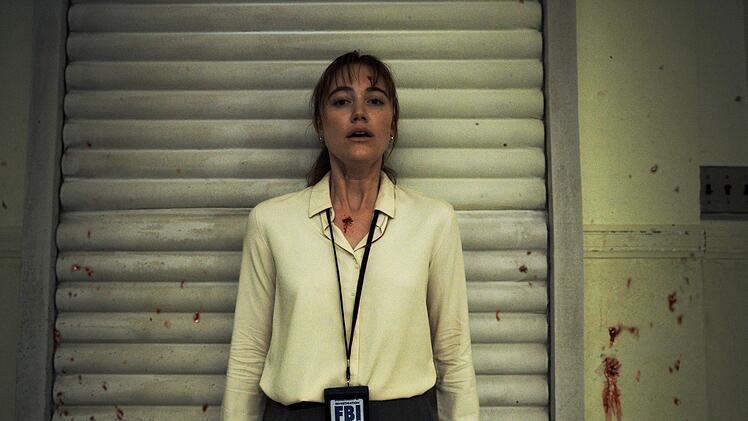 Lee Harker (Maika Monroe) ist eine hervorragende FBI-Sp&uuml;rnase. Aber ist sie dem Longlegs-Fall wirklich gewachsen?