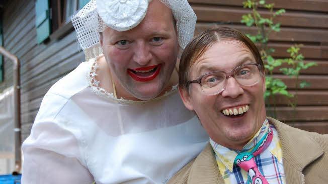 "Das seltsame Paar", Roland Jonak und Manfred Spindler, gastiert am Samstag, 11. April, in der Hermann-Söllner-Halle in Ludwigsstadt. Foto: pr