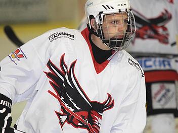 Acht Scorerpunkte gelangen Christian Dietrich in den bisherigen acht Partien der Abstiegsrunde in der Eishockey-Landesliga. Gegen den VER Selb 1b will der 24-jährige Angreifer wieder dazu beitragen, dass die drei Punkte in Haßfurt bleiben und die "Hawks" somit einen weiteren großen Schritt Richtung Klassenerhalt machen.