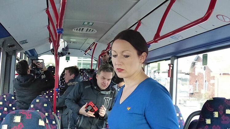 Xenia Hügel spielt in dem Kurzfilm die Busfahrerin Caro.Fotos: Pauline Lindner