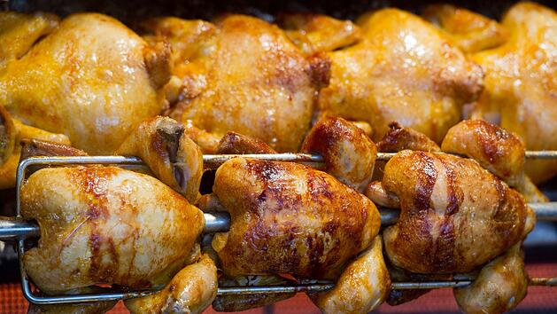 90 Tafeln Schokolade und ein ganzes Hähnchen geklaut: Bamberger "Naschkatze" fliegt auf