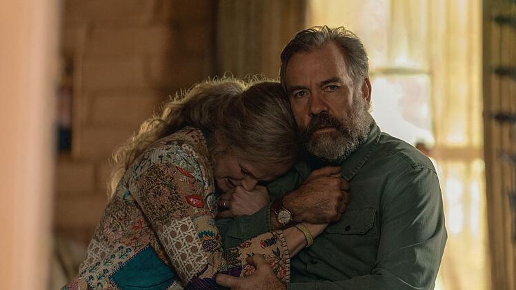 Die religi&ouml;sen Eheleute Henry (Brendan Cowell) und Jenna Reid (Maxine Peake) meiden den Kontakt zur Au&szlig;enwelt.