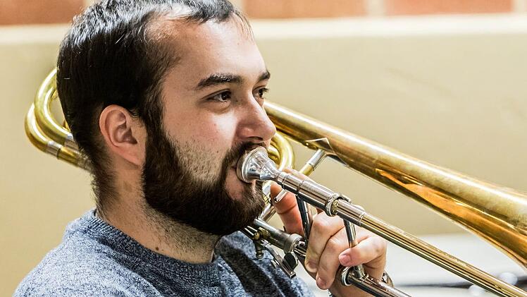 Impressionen von der Probenarbeit des Musikvereins Rödental für das Weihnachtskonzert in der Franz-Goebel HalleFoto: Jochen Berger