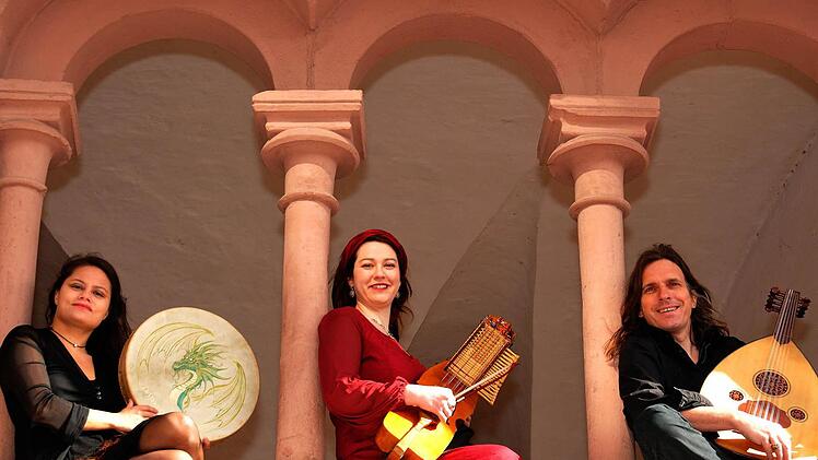 Unter dem Motto "Do durch der Werlde" l&auml;dt das auf Alte Musik spezialisierte Ensemble Triskilian auf eine Reise ins Mittelalter.  Foto: Mike L&ouml;rler