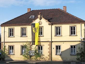 Im Konsumgeb&auml;ude am "Pl&auml;tzla" versorgten sich die Herzogenauracher mit Lebensmitteln. Foto: Manfred Welker