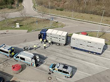 Kontrolle von Tiertransportern auf der A3