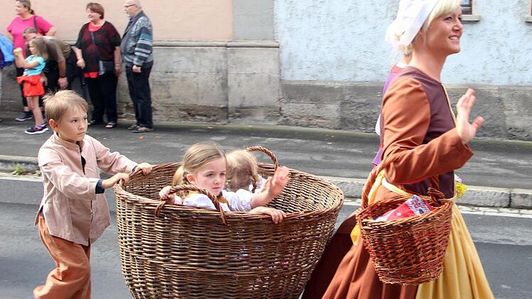 Festumzug der Heimatspiel-Teilnehmer. Foto: Dieter Britz