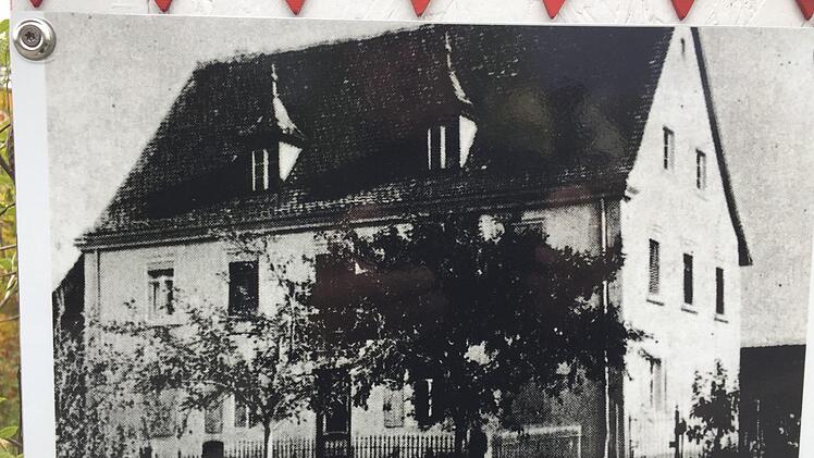 Das alte Pfarrhaus stand da, wo sich heute der Kindergarten befindet. Foto: Gerhard Hoch