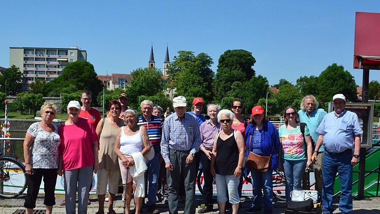 Der Ausflug der Bewohner des Pflegeheims Schloss R&ouml;mershag ging nach Veitsh&ouml;chheim und W&uuml;rzburg.  Foto: Conny Reinhard