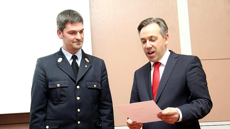 Matthias Rocca mit Landrat Alexander Tritthart bei einer Ehrung im Jahre 2019 Foto: Richard Sänger
