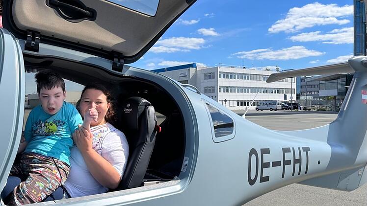Nürnberg: "Flying Hope" Pilot fliegt schwerkranken Jungen nach Hause - "jetzt ist die Welt in Ordnung"
