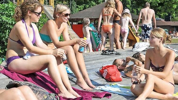 Vor allem von jungen Leuten wird das Hainbad bevölkert. Foto: Stadtwerke