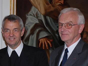 Helmut Täuber, hier mit Erzbischof Ludwig Schick, hinterlässt eine große Lücke. Foto: Pressestelle des Erzbistums Bamberg/Bärbel Meister