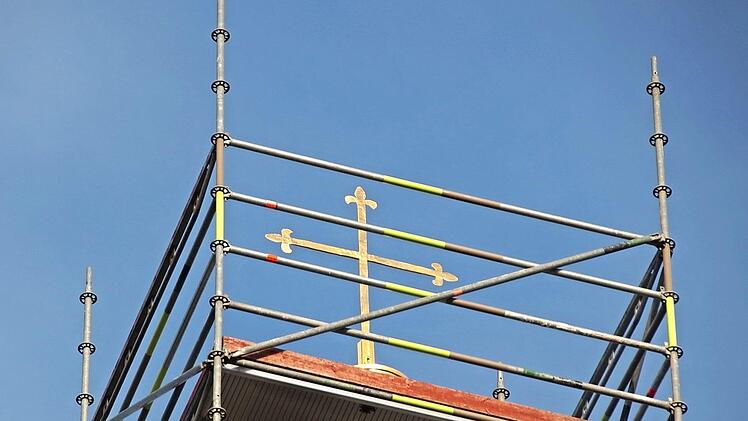 Das Kreuz ist wieder weithin zu sehen.