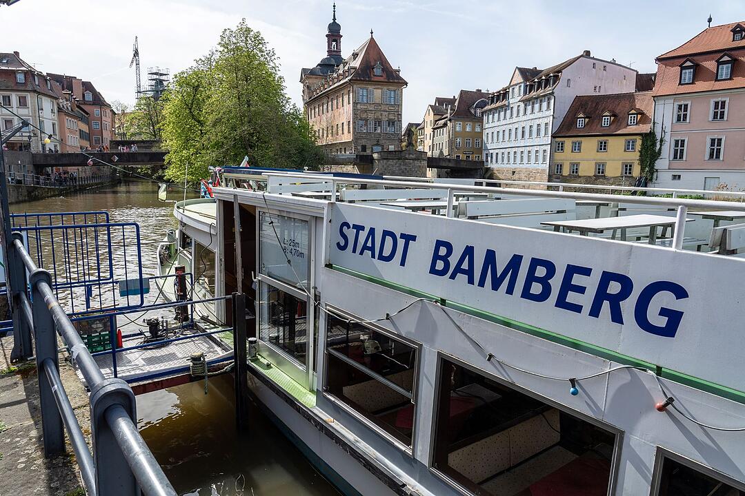 Wasser in Schiff "Stadt Bamberg" stellt Einsatzkräfte vor Rätsel - Ursache gefunden