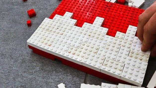 Der Frankenrechen in dänischem Plastik: Gewinnen Sie Eintrittskarten ins Legoland. Foto: Barbara Herbst
