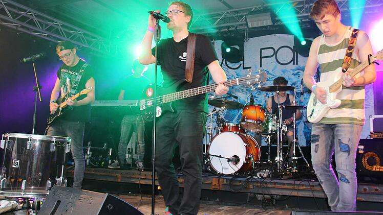 Progressive Alternative Rock boten die Jungs von "Novel Panic", die aus Bamberg und Haßfurt angereist waren. Foto: Bettina Knauth