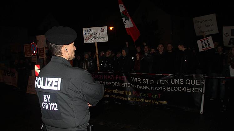 ... aber die Polizei hat alles im Griff. Fotos: Alexander Hartmann