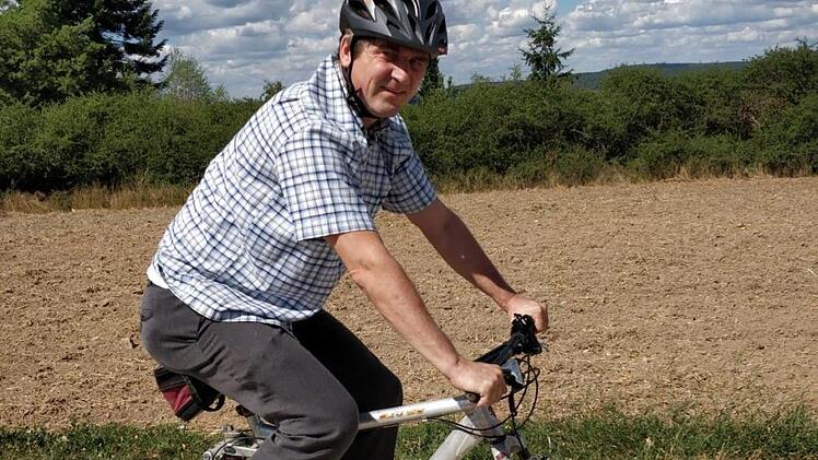 Weißenohes Pfarrer Andreas  Hornung, ein begeisteter Fahrradfahrer und Marienverehrer, der im Urlaub  den Fränkischen Marienweg radeln wird.  Petra Malbrich