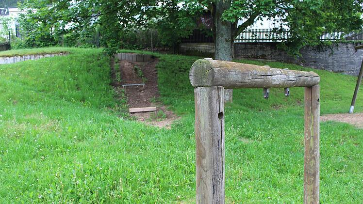 Hangrutsche, Schaukel und Karussell sind seit Herbst abgebaut. Foto: Julia Raab