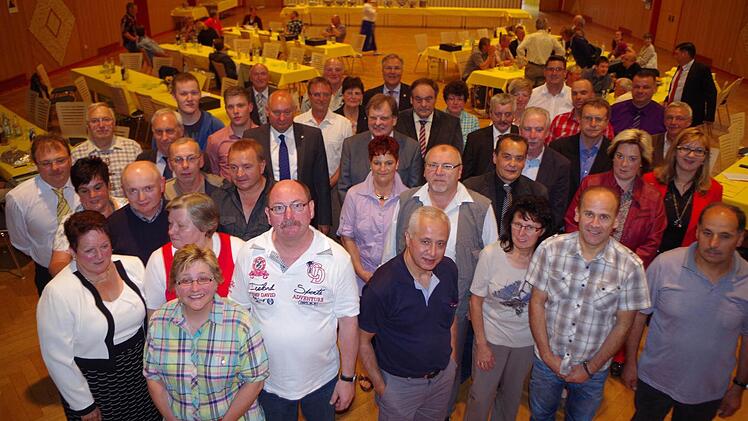 Diese Mitarbeiter wurden für langjährige Treue zum Unternehmen geehrt.