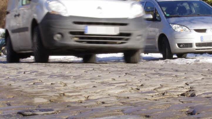 Der schlechte Zustand der Festungsstraße ist dem Bürgermeister und den Stadträten seit langem ein Dorn im Auge. Foto: Marco Meißner