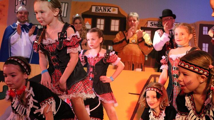 Die Kindertanzgruppe begeisterte das Publikum mit ihrem tollen Auftritt.Janina Reuter