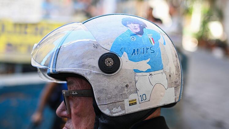 SSC Neapel - Eintracht Frankfurt - Features