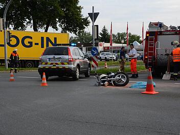 Eine Motorradfahrerin ist am Mittwochabend auf der Bundesstraße 303 bei Wirsberg verunglückt. Foto: Dagmar Besand