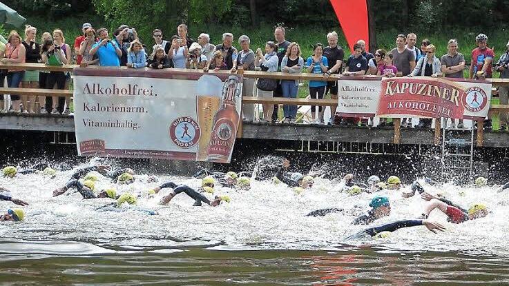 Der Triathlon beginnt am Sonntag, 15. Juni, um 11.15 Uhr mit dem Schwimmen im Trebgaster Badesee. Foto: Karl Heinz Weber