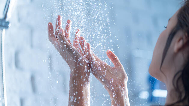 Ist Duschen bei Gewitter gefährlich?