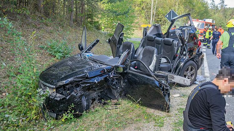 Schwerer Unfall auf Staatsstra&szlig;e bei Ipsheim