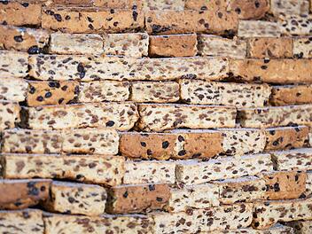 Dresdner Bäcker arbeiten an Riesenstollen für das Stollenfest
