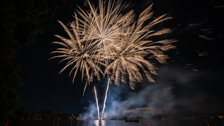 Fulminate Feuerwerk-Show beim 200. N&uuml;rnberger Volksfest