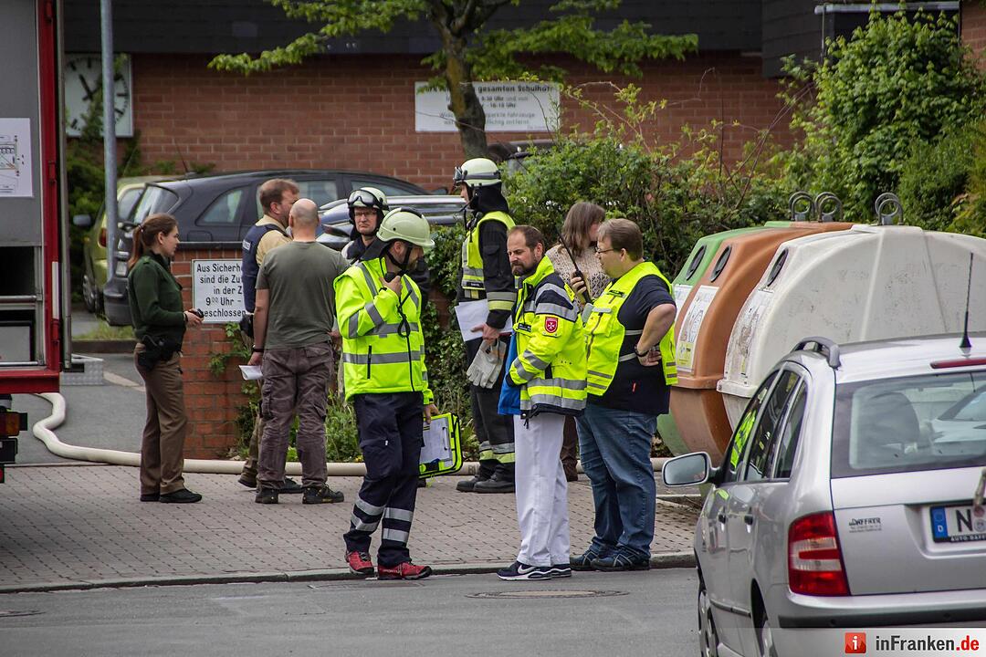 Gefahrguteinsatz an Sonderschule: Gebäude aus Sicherheitsgründen vollständig evakuiert
Rettungskräfte mit einem Großsaufgebot vor Ort – Glücklicherweise niemand verletzt – Gefahrstoff bislang nicht bekannt