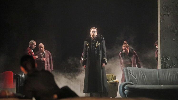 Szene aus "Wallenstein" am Landestheater Coburg.Foto: Henning Rosenbusch