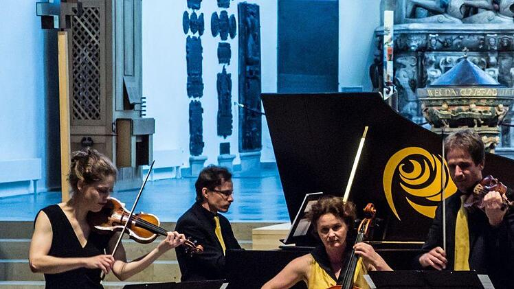 Das Ensemble Neobarock beeindruckte die Zuhörer in der Coburger Morizkirche mit stilsicherem Musizieren und Werken des 17., und 18. Jahrhunderts.Foto: Jochen Berger