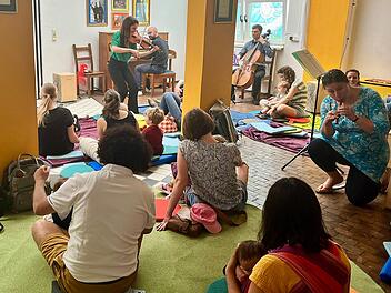 Vielfältige Livemusik für Babys und Kinder